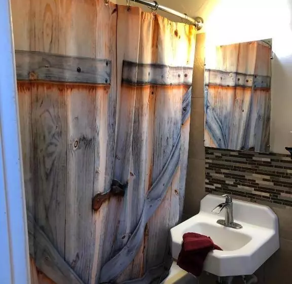 مُتل Apache Lodge