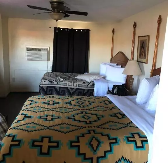 مُتل Apache Lodge