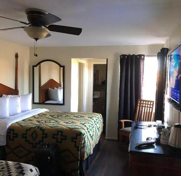 مُتل Apache Lodge