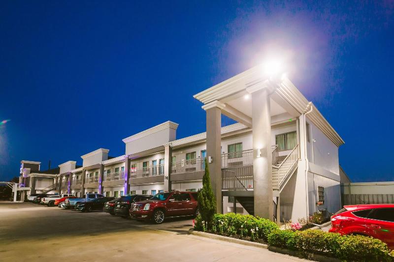 מוטל Express Inn  Spring