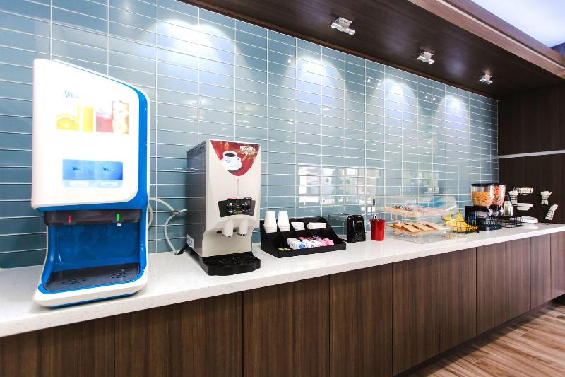 מוטל Express Inn  Spring