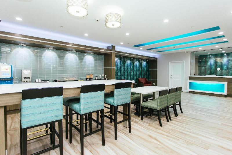 מוטל Express Inn  Spring