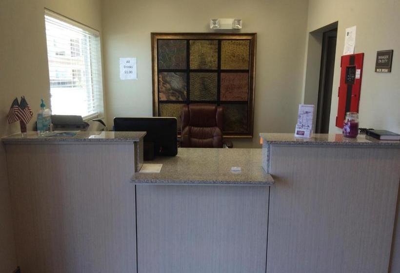 فندق على الطريق Express Inn