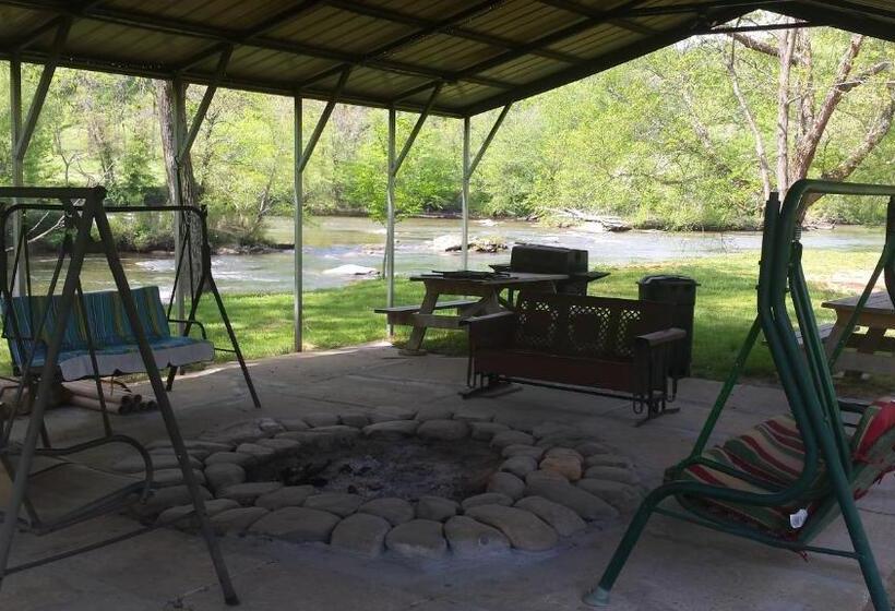 Мотель Two Rivers Lodge