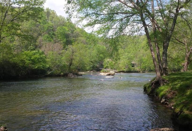 Мотель Two Rivers Lodge