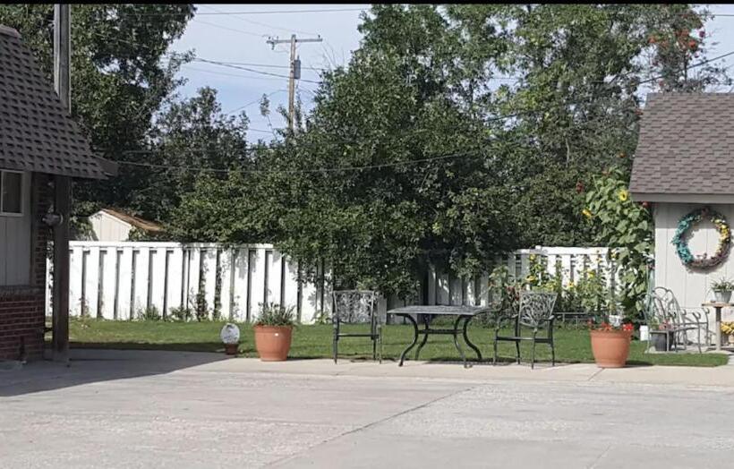 Trail S End Motel Downtown Lewistown