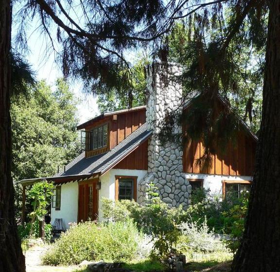 Yosemite Rose Bed And Breakfast