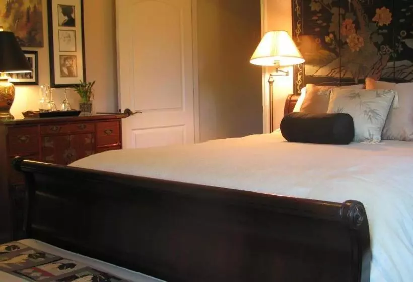 Yosemite Rose Bed And Breakfast