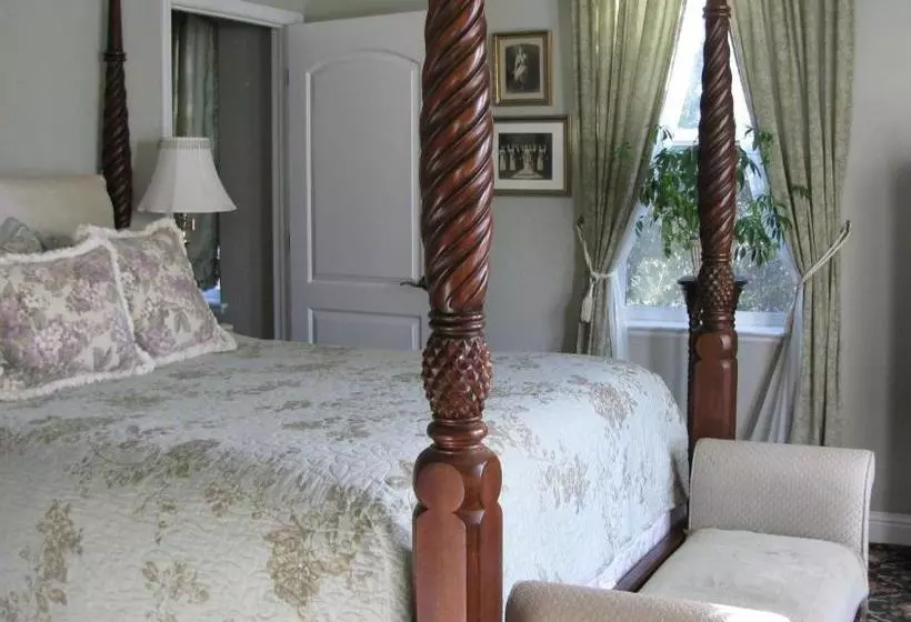 Yosemite Rose Bed And Breakfast