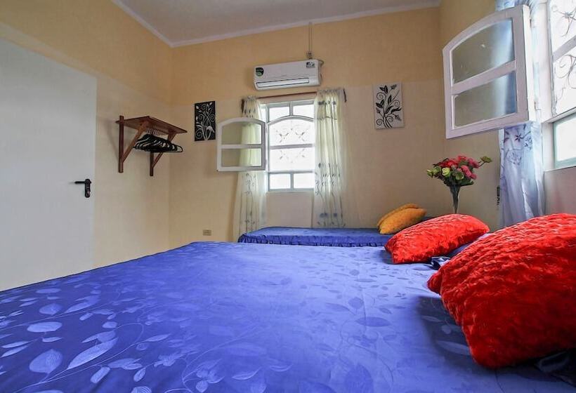 Hostal 20 Millas Santa Maria