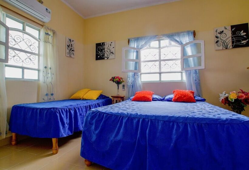 Hostal 20 Millas Santa Maria