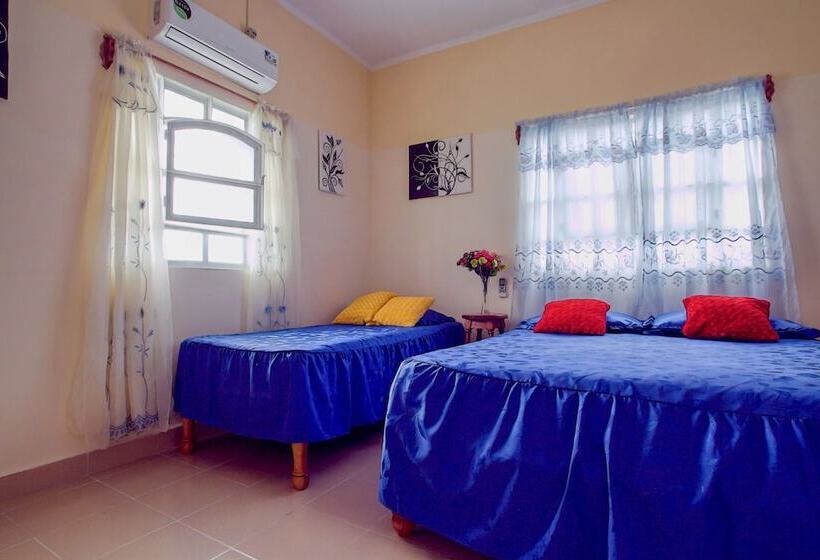 Hostal 20 Millas Santa Maria