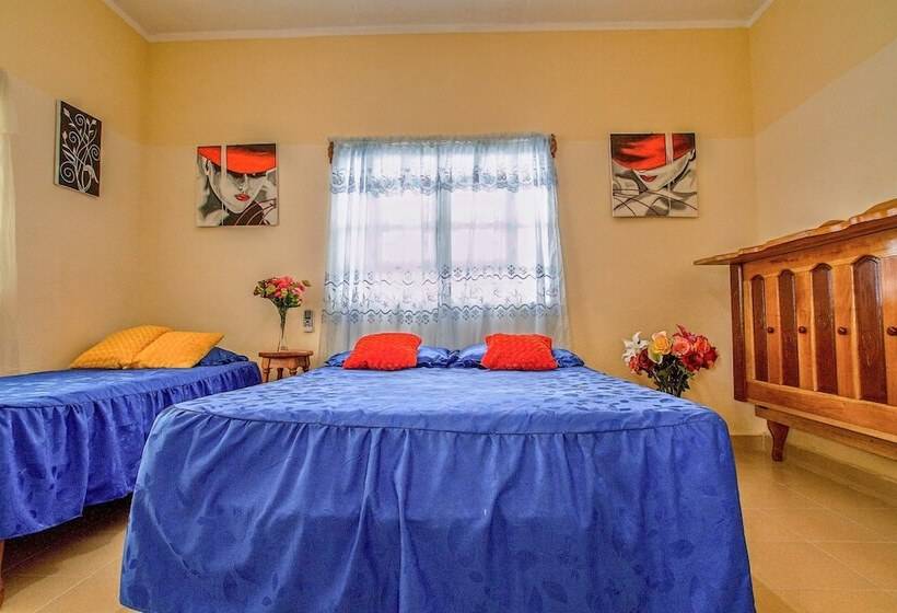 Hostal 20 Millas Santa Maria