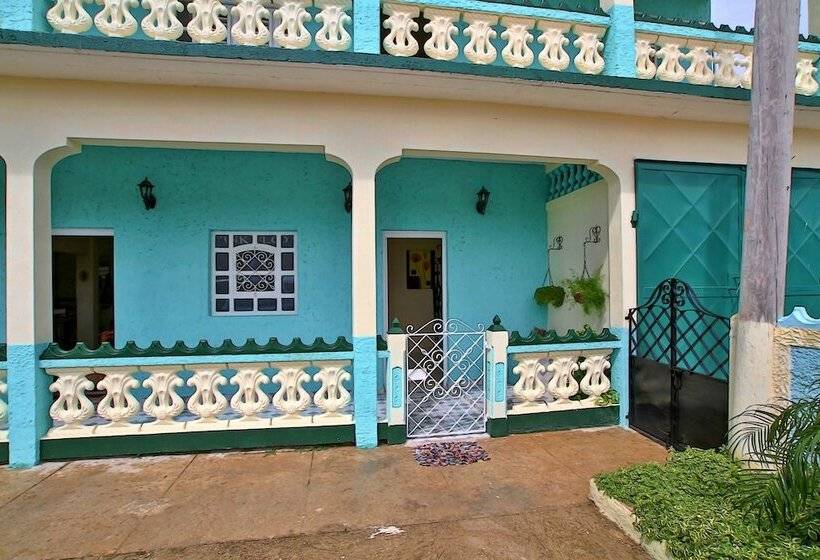 Hostal 20 Millas Santa Maria