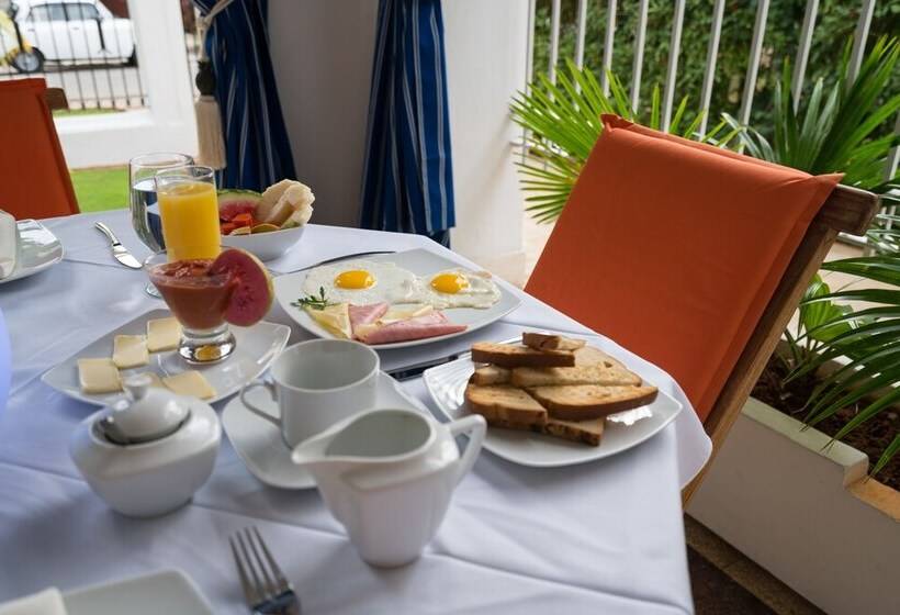 هتل El Candil Boutique