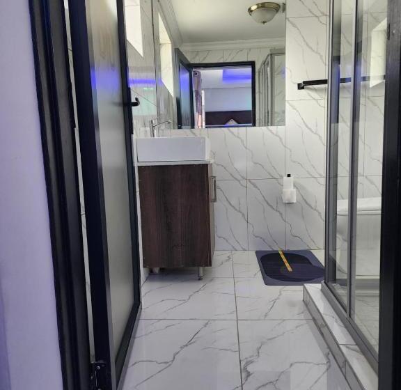 فندق Duplessis Lodge