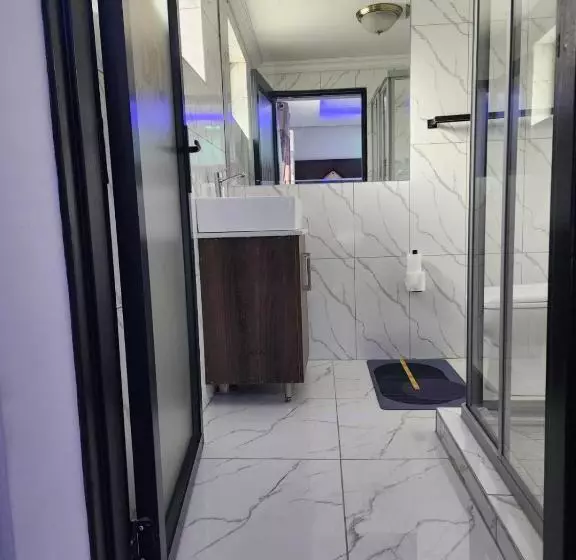 ホテル Duplessis Lodge