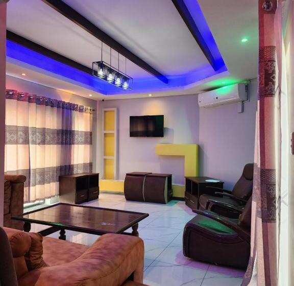 فندق Duplessis Lodge