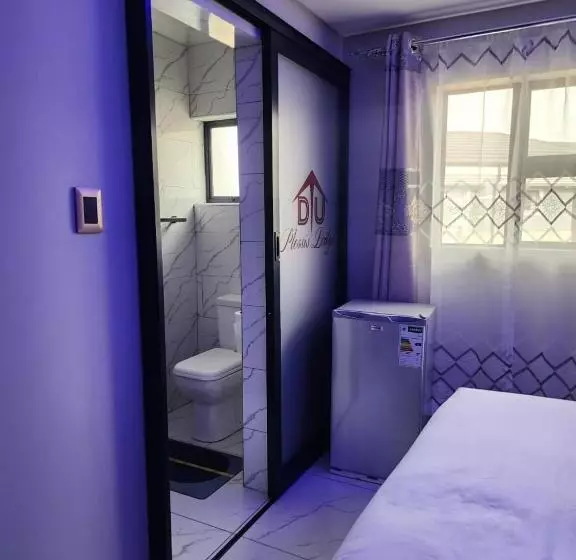 ホテル Duplessis Lodge