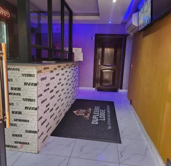 فندق Duplessis Lodge