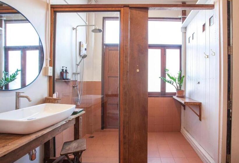 هتل Mana Craft Stay