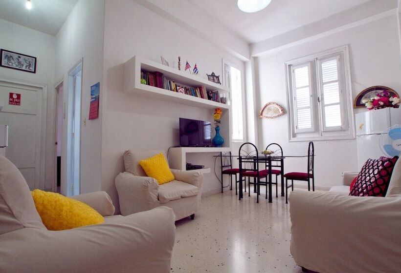 پانسیون Casa Tania Barrial