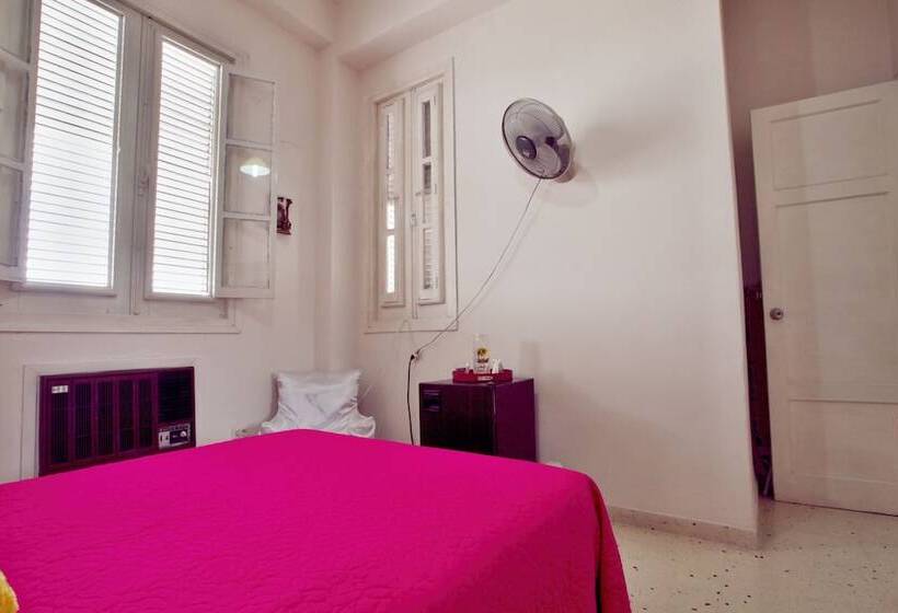 پانسیون Casa Tania Barrial