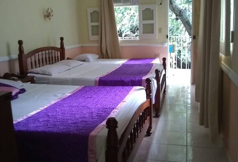 پانسیون Hostal Oasisabel