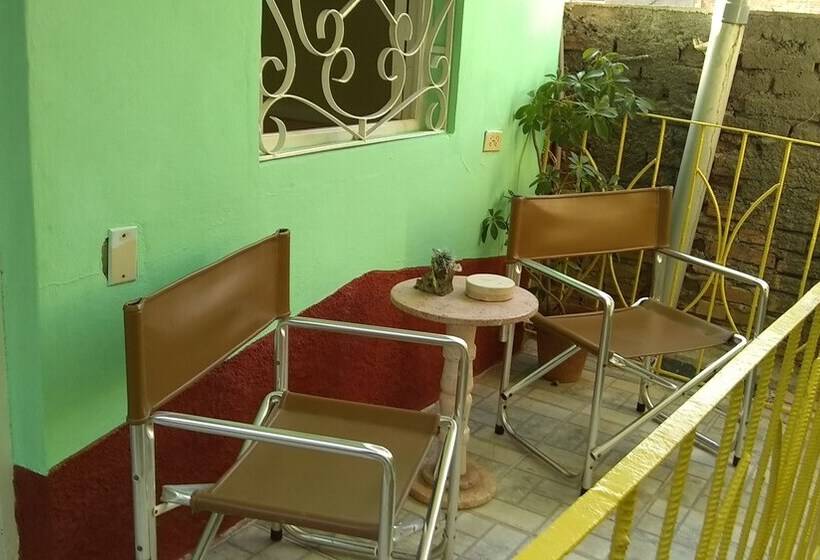 پانسیون Hostal Oasisabel