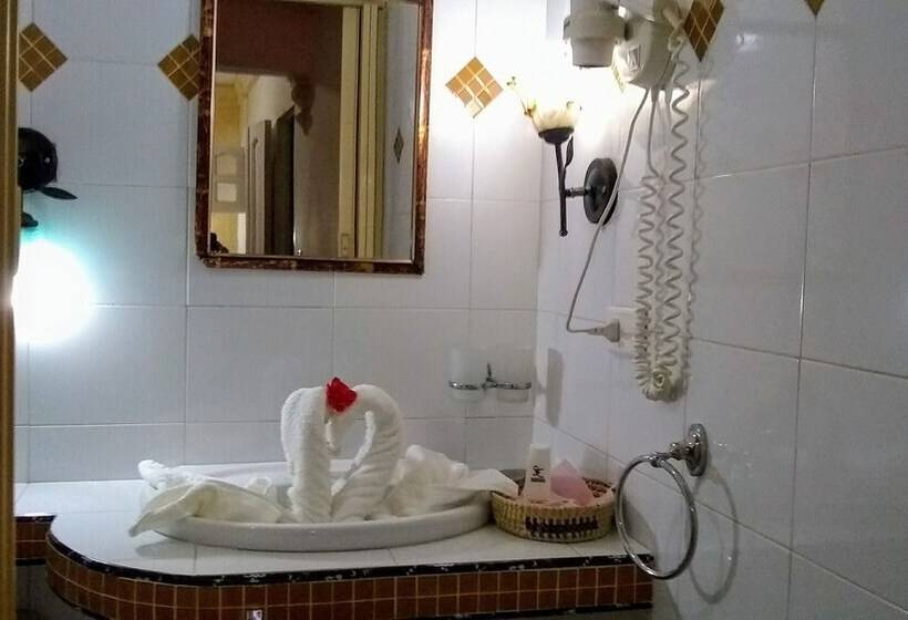 پانسیون Hostal Oasisabel