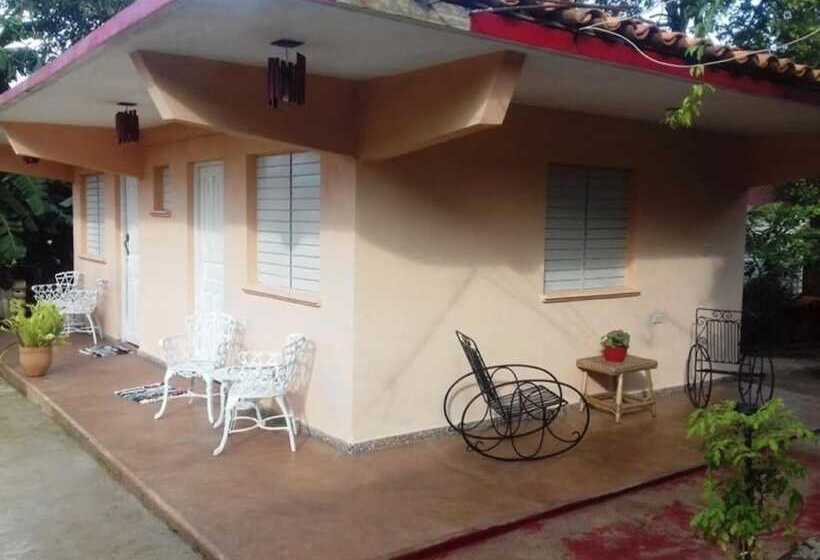 پانسیون Villa Las Arecas