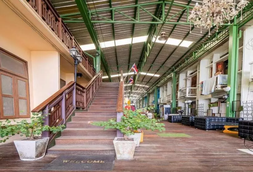 هاستل Art Hotel Sanamchai