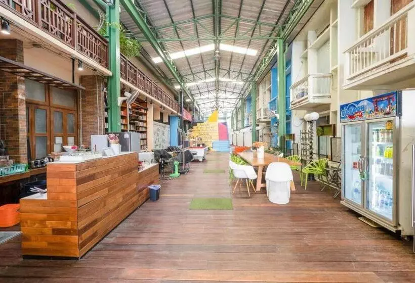 هاستل Art Hotel Sanamchai