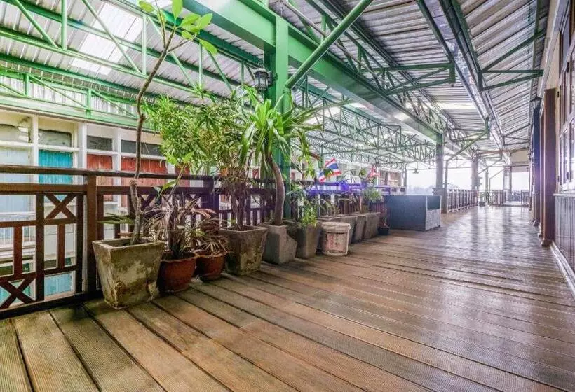 هاستل Art Hotel Sanamchai