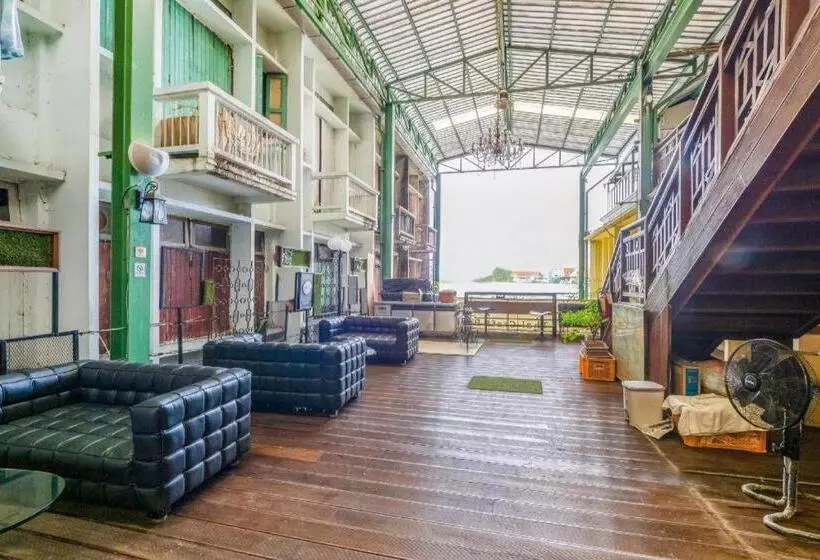 هاستل Art Hotel Sanamchai