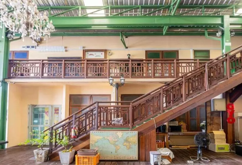 هاستل Art Hotel Sanamchai