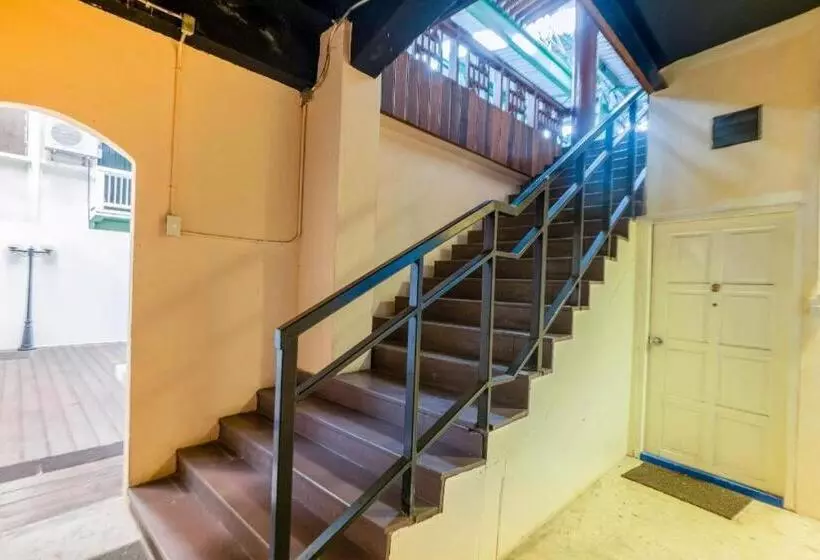 هاستل Art Hotel Sanamchai