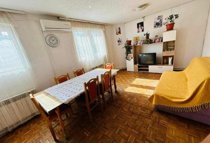 هاستل Rooms For Rent Sara