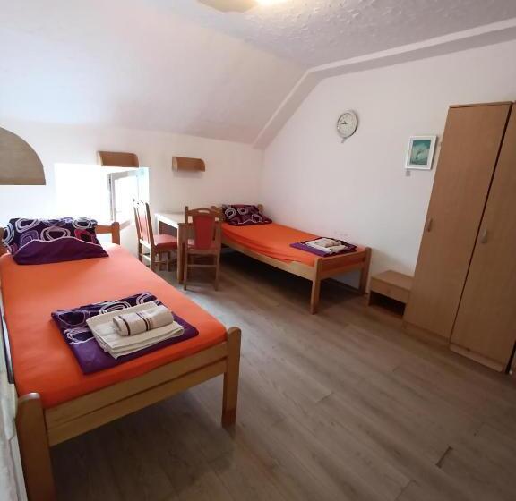 هاستل Rooms For Rent Sara