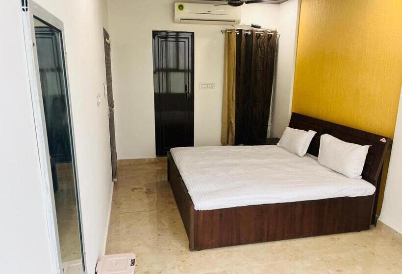 هتل Airport Sapphire Palace 3