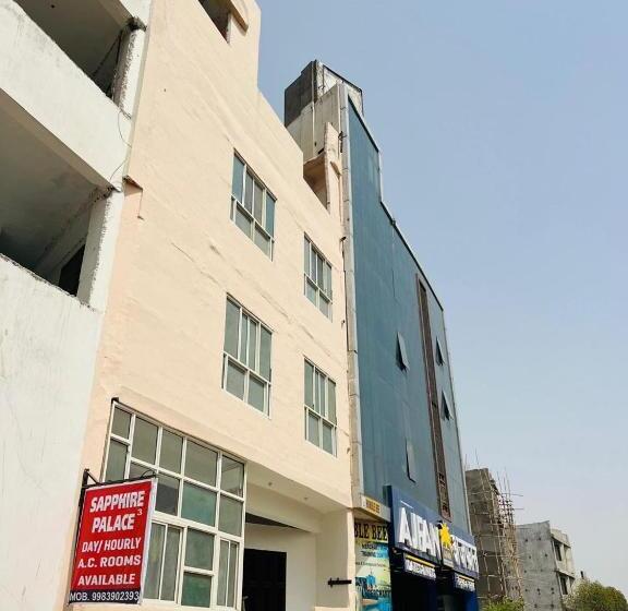 هتل Airport Sapphire Palace 3