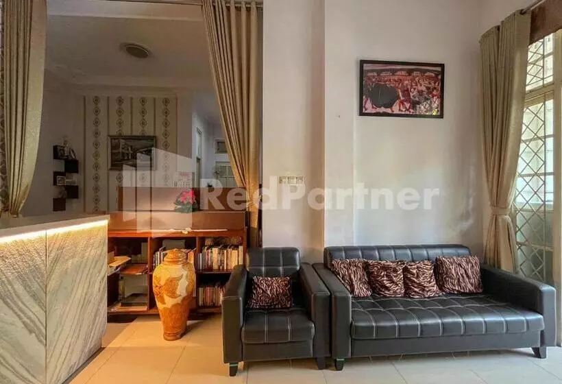 ホテル D Palma Near Lokananta Manahan Mitra Reddoorz
