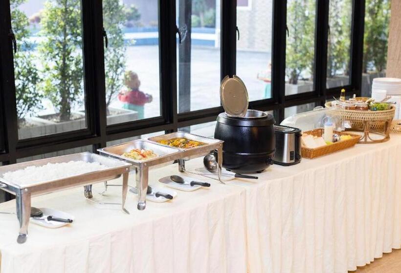 Отель Manee Sangkha