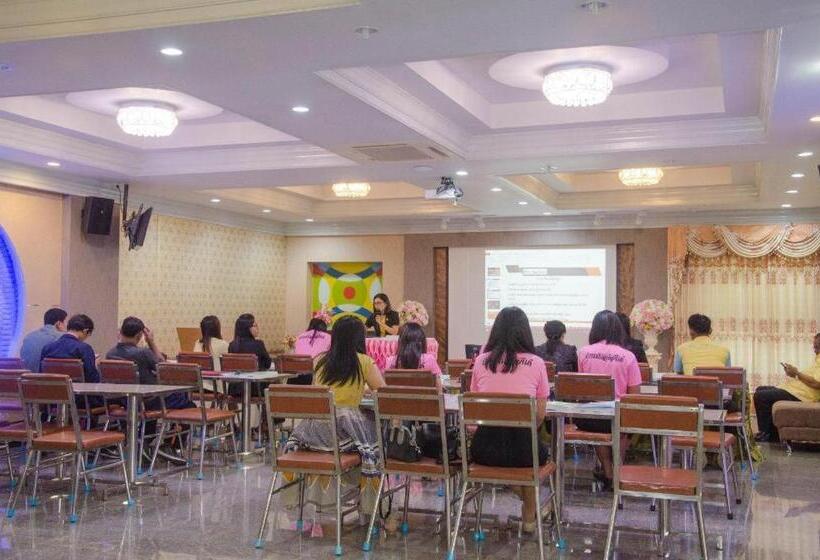 Отель Manee Sangkha