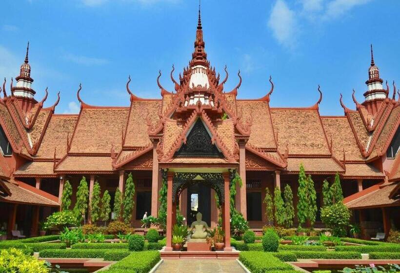 호텔 The Frangipani Living Arts Palace