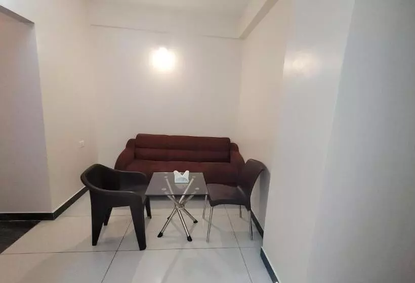 ホテル The Suites