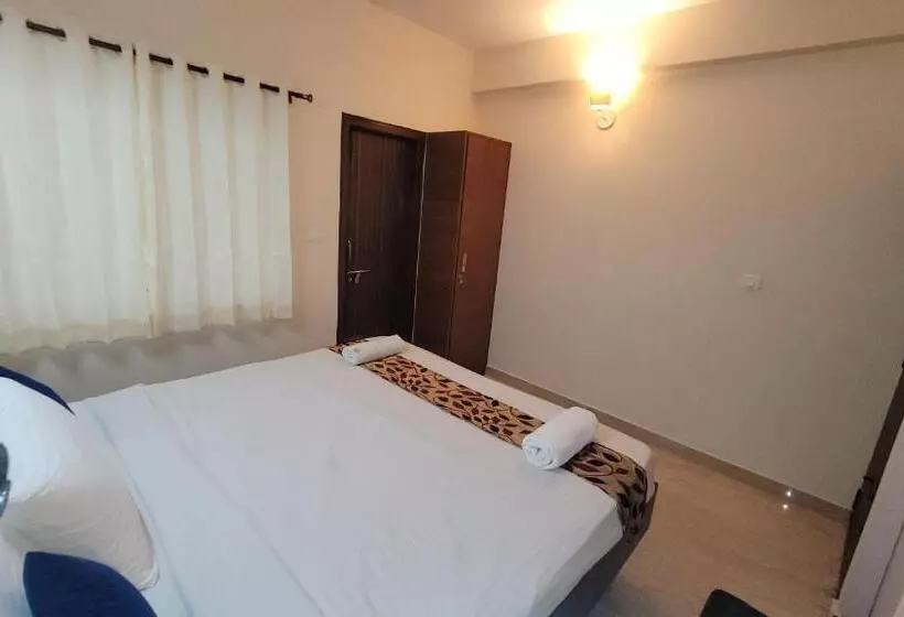 ホテル The Suites