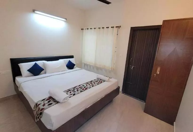 ホテル The Suites