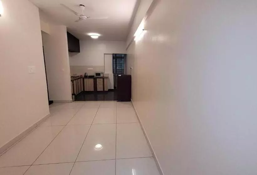 ホテル The Suites