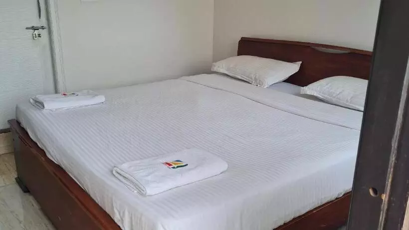 ホテル The Suites